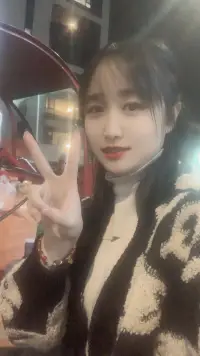 一般好看的女孩撒個嬌能搞定的事，我就不一樣了，我得靠威脅”配圖
