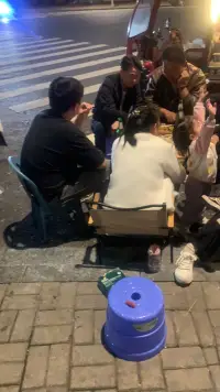 這擺攤真好玩……絕了配圖