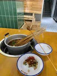 外向是生活需要，獨處是自我享受，不想被安排和支配，很多時候我喜歡一個人，一個人的快樂配圖