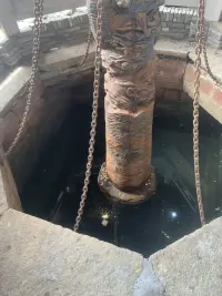 跟個風排個隊，小鄧臭豆腐配圖