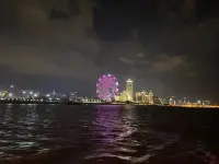 今天努力拼搏，明天八個男模配圖