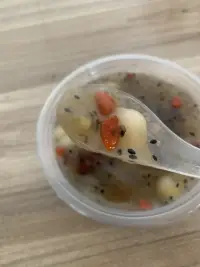 全是小胡同的特色，又是又熱又悶的一天.....配圖