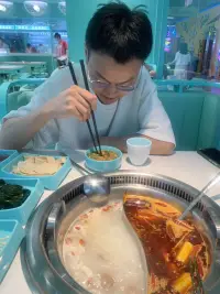 談戀愛嘛，想談的時候談，就沒必要天天談、天天談，感覺像上班配圖