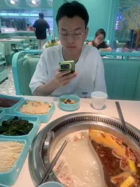 談戀愛嘛，想談的時候談，就沒必要天天談、天天談，感覺像上班配圖