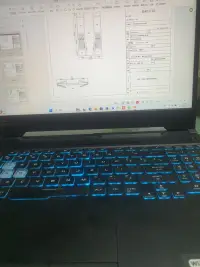 畫不完的圖...加不完的班.....配圖