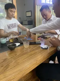 一群的同行，一群的中介子哈哈哈哈.....配圖