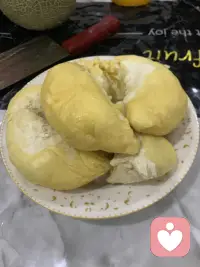 外婆來個電話說從鄉(xiāng)下來我公寓了，出門果斷買個榴蓮送去，外婆的最愛配圖