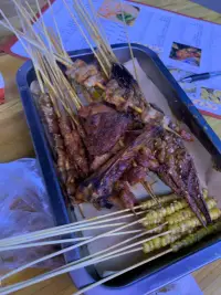 或许是真的年纪上来了，换了一个城市也不觉得有年味，钱花了也不开心......配图