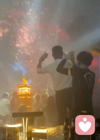 脱衣不提心上人，穿衣不恋床上人，任何关系别上头，本色出演，角色做事，行到水穷处，坐看云起时，人生聚散皆常态，缘起缘落皆注定配图