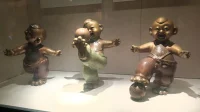 得到什么取決于自己:[玫瑰][玫瑰]
太陽把陽光灑在大地，它并沒有決定在哪里撒得多一些，在哪里撒得少一些。每個人能夠得到多少陽光，取決于我們自己。如果我們坐在屋檐下，能夠得到陽光射的機(jī)會就會少，如果我們站在陽光下，陽光就會照耀在我們的身上，所以不是太陽有偏愛和不公平，而是人自己的選擇決定了獲得陽光的多寡。

得到什么并不取決于別人，甚至不取決于你所在的環(huán)境，而是取決于你自己，這和你是否擁有“確信”的習(xí)慣有關(guān)系，和你是否擁有“內(nèi)心相信”有關(guān)系。內(nèi)心的相信，讓人可以擁有確信的心態(tài)，從而獲得安靜和圓滿。
[玫瑰][玫瑰][玫瑰]配圖