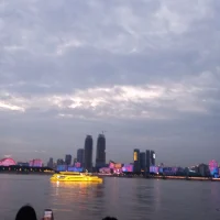天底下只有三件事：你自己的事，他人的事，老天的事
老天的事你夠不著，管不了。而多余的擔心親人，其實是最差的禮物，不如給他祝福吧。所以管好自己的事才是最重要的配圖
