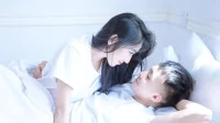 想要長久穩定地走下去，也需要相愛的雙方互相適應和遷就。 
兩個人像刺猬一樣，需要收起自己的身上的尖刺，才能擁抱依偎在一起，細水長流地相處相守。配圖