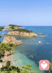 当你看见山，你已经在山之外。
当你看见河，你已经在河之外。
当你看见自己的任何情绪，你就已在情绪之外。
 
对抗什么，什么就存在。
接纳什么，什么就消失。