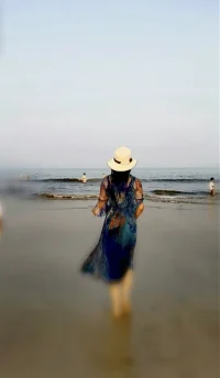 擁有一顆包容世間萬物的心，兼容不同三觀的人，接納看不慣的人和事，允許參差百態是世界的底色，理解彼此的差異，讓我們一起同行在前進路……，加油??！???
???????配圖