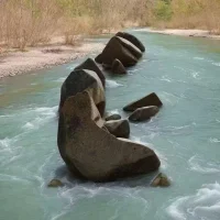 “你是世界的唯一！”每個(gè)人在這個(gè)世界上都是獨(dú)一無(wú)二的存在，都有自己獨(dú)有的價(jià)值。學(xué)會(huì)欣賞自己的獨(dú)特，不是孤芳自賞，更不是固不自封，而是能看到自己的與眾不同，并能主動(dòng)發(fā)揮自己的優(yōu)勢(shì)和潛能！