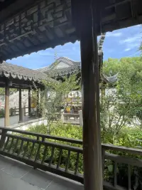 兒時的經歷會讓我們形成各種各樣的信念，這些信念深深根植于我們的潛意識中，影響著我們生活中各種各樣的決定，并且我們通常意識不到這種影響，比如我們的偏見、痛苦、恥辱和負罪感配圖