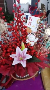你要相信，真正有價值的事情都不是輕松舒服就能完成的，那些晨間的寂靜，清醒的克制，孤軍奮戰(zhàn)的堅持，暗自許下的承諾，才是真正熱愛自己的時刻！配圖