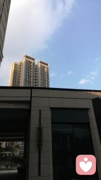 愛出者愛返，福往者福來??你是有愛的人，慢慢向自己的內(nèi)在探索，生命里的發(fā)生都是禮物[玫瑰][擁抱]我們?cè)娇鞓罚?我們的磁場(chǎng)頻率就越高～

?真正的修心，
是讓自己越來越安靜、平和、樂觀！

它整個(gè)的磁場(chǎng)一定是向上發(fā)展的，
能量也是正向流動(dòng)。

?保持這種狀態(tài)，
資源、貴人、財(cái)富……是水到渠成！配圖