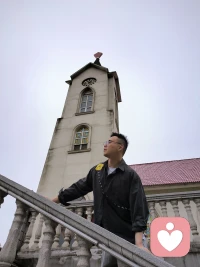 一個人過分孤僻，就會缺乏溫情，難以與別人建立深切的情感聯(lián)系。配圖