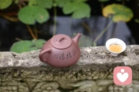 有的人因為擔心會暴露自己的不完美，從而影響親密關系的發展。

然而在一段關系中，與其努力讓對方看到你的完美，不如盡早讓對方學會接受你的不完美；

看到你是一個正常的，活生生的人。

你也有自己的情感和需要，有自己的不滿和憤怒，需要被理解，也需要被照顧。

因此，要學會“平衡處理自私與不自私”的能力，首先要學會去考慮自己的感受，尊重自己的需求，接納自己的不完美。配圖