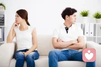 婚姻生活充滿各種考驗，夫妻之間的感情破裂不是發生在一時間，而是先產生一個小裂痕，如果一開始發現裂痕的時候好好修補，那么還可能挽回，但如果任由它的裂縫一直存在，那么它只會越來越大。配圖