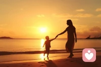 愛與感恩創(chuàng)造世間最大的正能量。
感恩穿越時空，改變我們的過去；感恩塑造喜悅，彰顯我們的現(xiàn)在；
感恩夢想成真，創(chuàng)造我們的未來。懂得感恩的人，心中必有愛，有愛的人才會對生活充滿期待，有期待就會去追求幸福。在這個過程中我們就會不自覺地尋找并積極獲得正能量。配圖