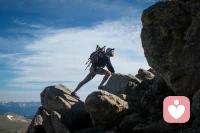 自我在動機過程中具有一定的能動作用。人具有自主選擇的能力，可以通過自我決定來改變自己的行為和情感。通過教育和心理輔導來培養(yǎng)個體的自我決定能力，幫助個體更好地應對生活中的挑戰(zhàn)和困難。提供支持和自主性，以促進個體的發(fā)展和滿足其內在需求。配圖