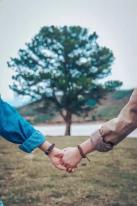 婚姻不易，別讓日常瑣事蒙蔽了彼此的愛意。配圖