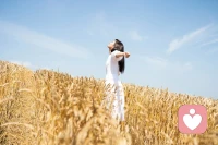 每個人在成長的各個階段都要解決不同的心理問題，但是有的人在面對這些問題時時卻選擇了逃避，他們對這些問題視而不見，并且往往會尋求一種假性滿足，也就是憑借否認現實和自我陶醉來麻醉自己，因此這些未被解決的心理問題就會越來越多。配圖