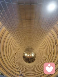 “抑郁癥是和母親早年分體個體化階段的癥狀體現。依靠外在來獲得價值感，外部人際關系實際內化到內部客體關系，無愛，無價值，無力，無歸屬。”配圖