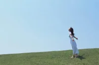現在很多人有了心理咨詢意識，
但是對于咨詢費卻又不愿意去支付。
要知道知識是有價值的，時間也是成本。
咨詢過的人都將自己的煩惱拋開，輕裝上陣，所向披靡。他們接受咨詢，并清楚咨詢給他們帶來的益處是無可取代的。
心理咨詢就是大智慧，
它就是讓人解決知道卻做不到的苦惱，
它可以讓我們降低生活成本，
它可以讓我們提高生活品質，
它可以讓我們減少內耗，
它可以讓我們快樂幸福。配圖