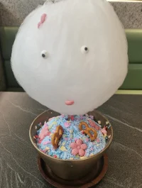 如果心里生病了，那就从人做回植物，吃饭，睡觉，晒太阳，懒洋洋生长，什么都别想。然后再做回动物，接纳自己的欲望，正视自己的需求，获得安全感，表达愤怒和喜悦，然后再变为小孩，重新养育自己，建立对世界的好奇，热情，勇气。
从植物，到动物，再到小朋友，
卸下面具◇回归真实◇健康◇有生命力无论年岁几何，若心有遗憾，就重新养一回自己。配图