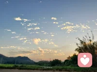 天未曾變色，永遠都是真的藍！你愛的彩云與討厭的烏云都只是過客，一些事一些人，看透就應該放下…配圖