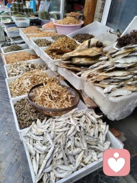 生活雖然普普通通
?但也要樂在其中
?要時常心懷著那一份感動
?
?將煩惱一掃而空
?走過那春夏秋冬
凡事退一步就海闊天空配圖