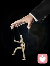 【你是你想法的提线木偶】
——所有的痛苦都来源于你的想法

想法一定来源于过去和未来
过去委屈，愤怒，无助
未来的恐惧和焦虑

如果没有觉察自己想法的能力
我们一定是被想法控制的
相当于是想法的提线木偶

例如
一件事让我们有一个想法
“他那样做太自私”
你没能力看见这个想法时
就会本能升起讨厌的情绪
或躲开他的行为
然后不断编写“他为什么这么做”的剧本，一遍又一遍乐此不疲的。。。内耗

如果看到这个想法
你会有“这个想法是对他的评判，让自己很不舒服，怎么样才舒服呢”直接引导调整心态这一环节，跳过了编剧本的内耗阶段。

今天的话你有感触吗？
有问题欢迎一起探讨。

陪伴生命，喜悦成长，感恩❤️
敬心咨询🌹配图