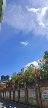 純凈藍+鮮艷紅=心靈深處的美配圖