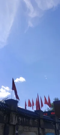 純凈藍+鮮艷紅=心靈深處的美配圖