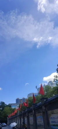 純凈藍+鮮艷紅=心靈深處的美配圖