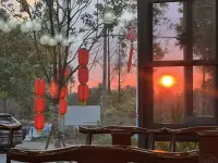 放下你想控制的
?但凡你想控制的
?都在控制著你配圖
