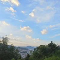 黑夜無論怎樣悠長(zhǎng)，白晝總會(huì)到來。   
                                               ——莎士比亞