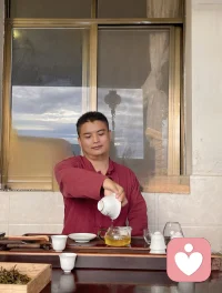 作為心理咨咨詢師和來訪者交流的再多，溝通的再多，服務的次數再多，你了解他的再多再多，你都不要把他當做普通朋友去處。一旦咨詢服務關系參與了私人情感，就會產生很多麻煩，很多不必要的誤解。這是我傾聽咨詢以來犯過的第一個小錯。謹記并分享配圖