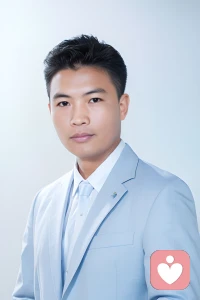 親愛的，請相信，這個世界上總有一個人，會用心去懂你，用愛去疼你。他就在不遠處，正在向你走來。請你，耐心等待，相信愛情，相信幸福。配圖