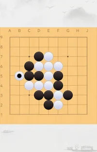 有約不來夜已半，閑敲棋子落燈花。配圖