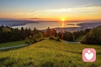 所有的情爱、金钱都不如个人成长，
因为无论情爱金钱，还是担当责任，
最终都是为了让你看到更美好的世界和自己。配图