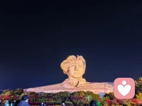 我們在四種情況下會愛上一個人：1、這個人是曾經(jīng)的我。2、這個人像現(xiàn)在的我。3、這個人是我希望成為的樣子。4、這個人是我的一部分：比如孩子。所以，愛你等于愛自己。配圖