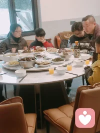 #新年快乐，纵马跃山河# 成为你自己，是一切美好的开始。加油！