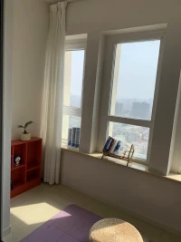 每個人都有不為人知的另一面，那是人們不想被人看見的脆弱。累了、痛了的時候，不必硬抗，你也可以找個人聊聊。配圖