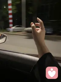 最近一直跟咨詢來訪者說，可以去試著做個列表，你想做什么，你能做什么，你做了什么。重點不是你要達成什么結果，目標只是方向，方向需要根據變量隨時調整，要根據自身體感像跑步一樣去認真跑好面前三步，放下外界壓力，別活在別人嘴里，任何人都沒你了解你自己。放下你要去的目的地，未來隨時都在發生變化，不去跟別人做比較，調整思維習慣，跟別人比較滿腦子都是悲劇，只當突破自己常常都會遇見驚喜。別怕失敗，別怕再試一次。配圖