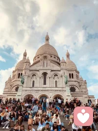 友問(wèn):何為最穩(wěn)定的情緒
答曰:不懼最大的波瀾，不棄最小的感動(dòng)。我想大抵如是。配圖