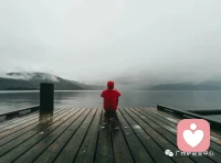 過不去的坎兒，就像是下得沒完沒了的驟雨，你見過永不停止的風雨嗎？沒有，雨總會停。你遇到的坎兒也一樣。配圖
